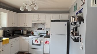 Building Photo - 326 Autumn Ridge Trl