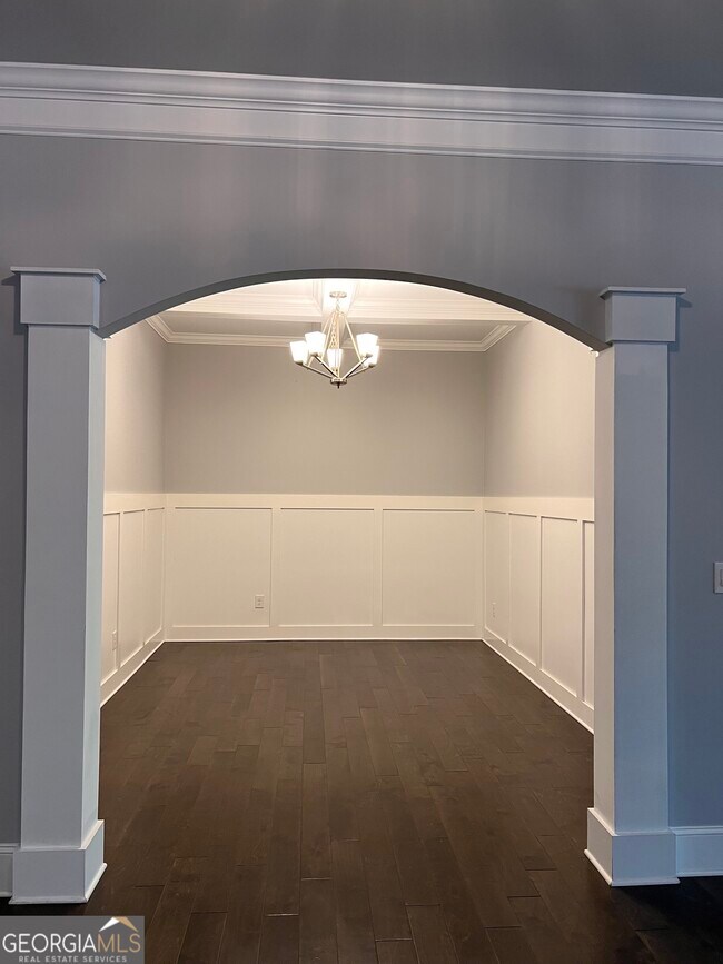Building Photo - 4080 Mayhill Cir