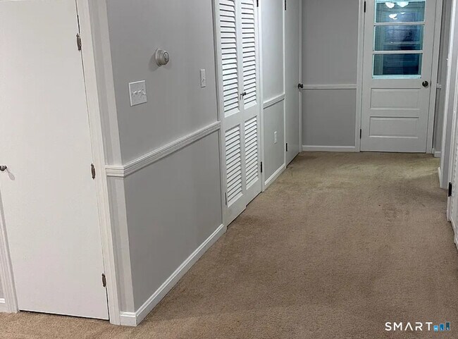 Building Photo - 81 Middlefield St