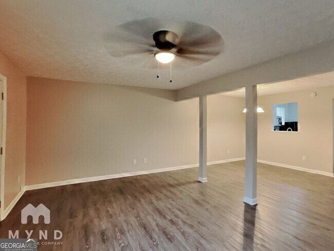 Building Photo - 1998 Grove Way