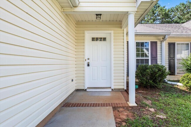 Building Photo - 313 Southbank Dr