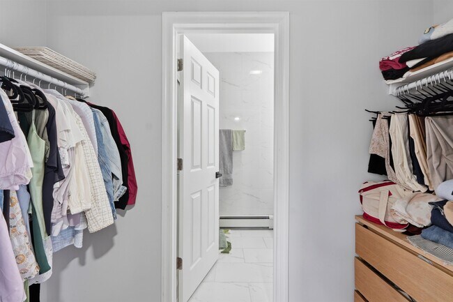 Building Photo - 17 Troy St