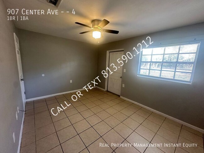 Building Photo - 907 Center Ave