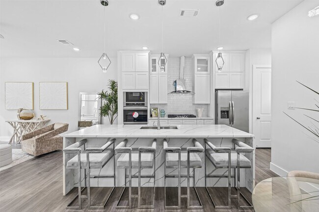 Building Photo - 6721 St Augustine St