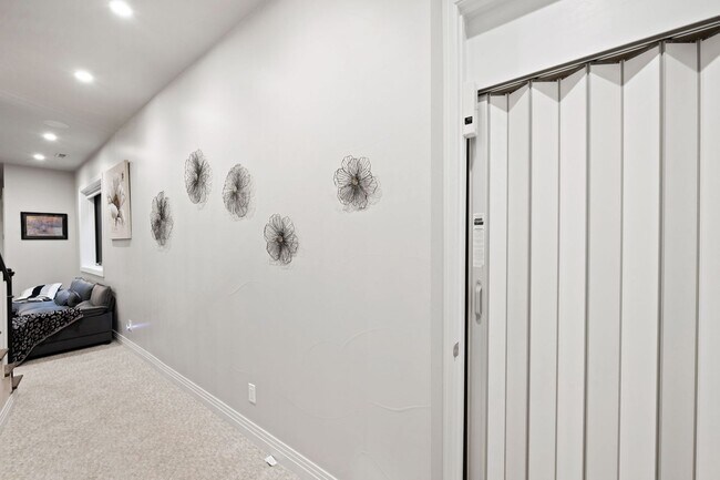 Building Photo - Luxury 4BD, 6BA Cherry Creek Home with 4 Outdoor Spaces