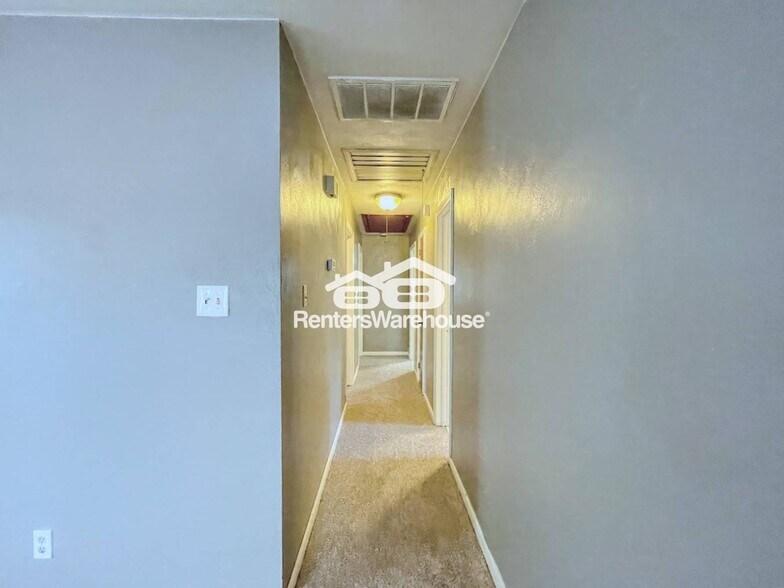 Building Photo - 716 Cardover Ave