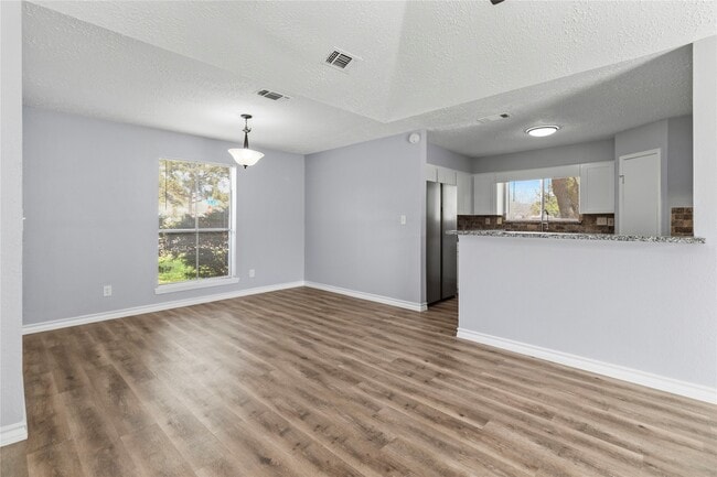 Building Photo - 20903 Union Park Dr