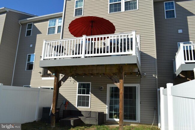Building Photo - 141 Meridian Ln