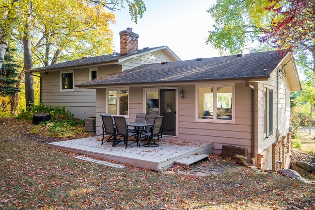 Building Photo - Lake Minnetonka 3-Bedroom Modernized Home ...