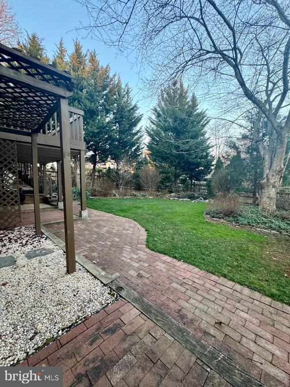 Building Photo - 20333 Pleasant Ridge Dr