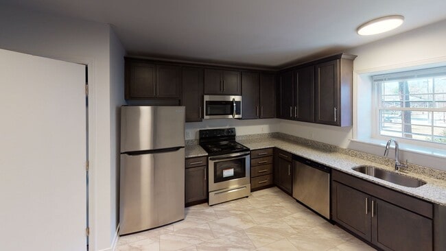 Interior Photo - Forest Hill Court