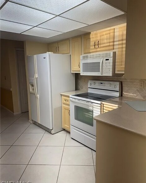 Building Photo - 4628 SW 18th Ave