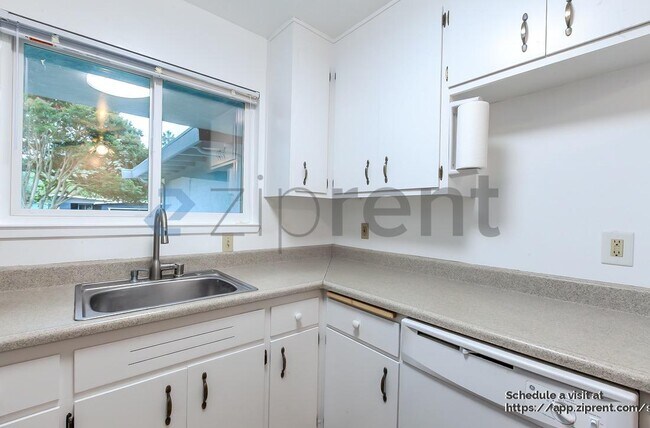 Building Photo - 3040 Blane Way