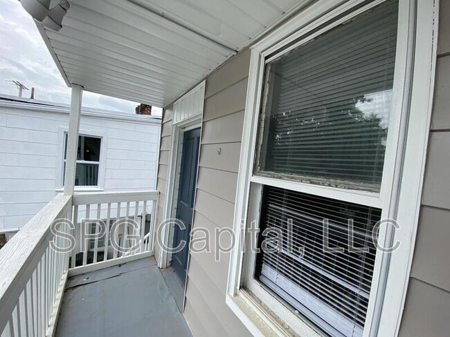 Building Photo - 37 N Hartley St