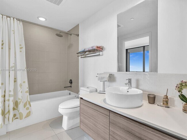 Building Photo - 121 NE 34th St