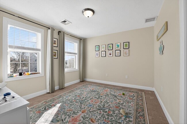 Building Photo - Spacious 4BR House in Millbury