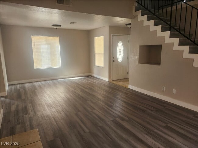 Building Photo - 3850 Steinbeck Dr