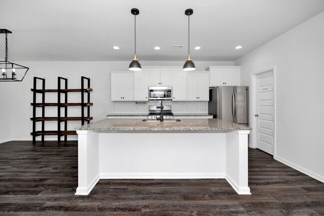 Building Photo - Beautiful 4-Bedroom Home with Office, Bonus Room, and Large Backyard