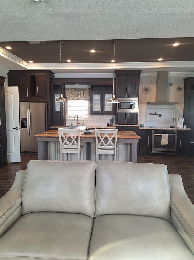 Building Photo - 29201 S Jones Loop Rd