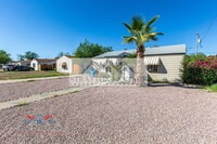 Building Photo - 1324 W Clarendon Ave