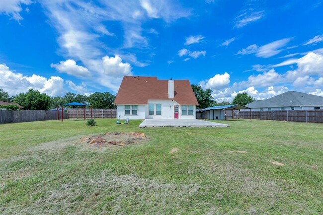 Building Photo - 131 Martin Crossing Dr