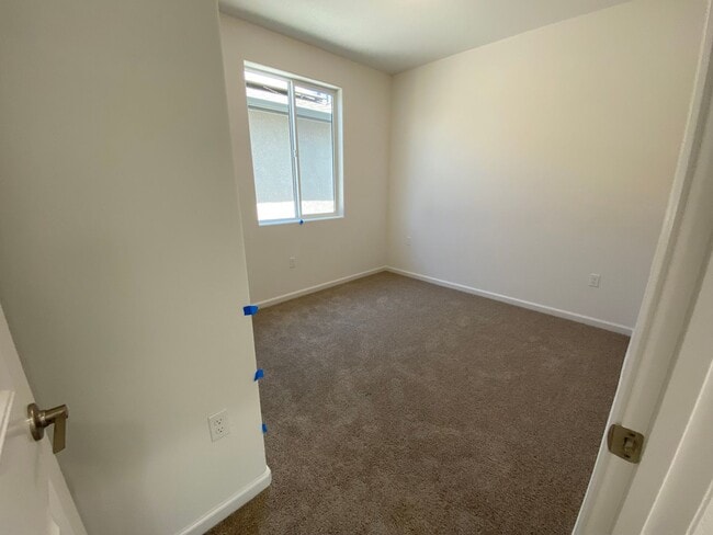 Building Photo - Spacious 4-Bedroom New Build in Prime Nort...