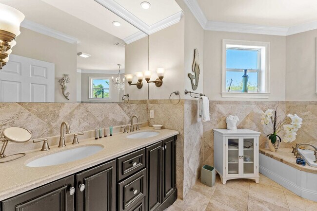 Building Photo - 4518 John Ave