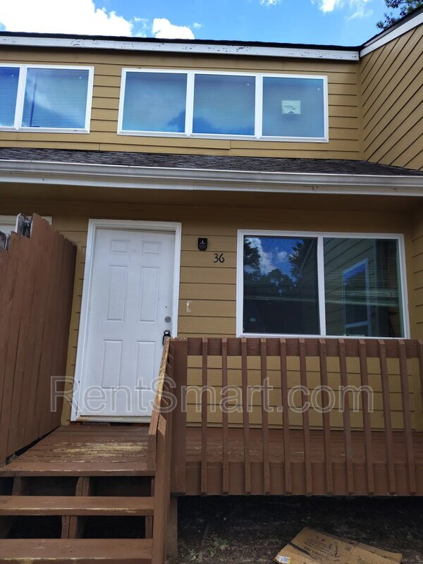 Primary Photo - 36 Sandalwood Cir