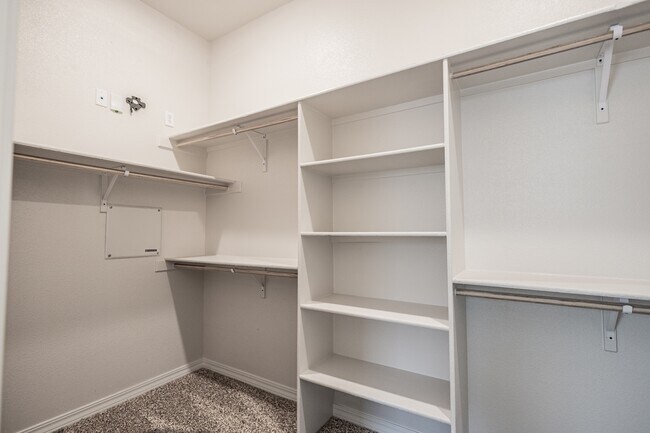 Building Photo - 14852 Mike a Mendoza Ave