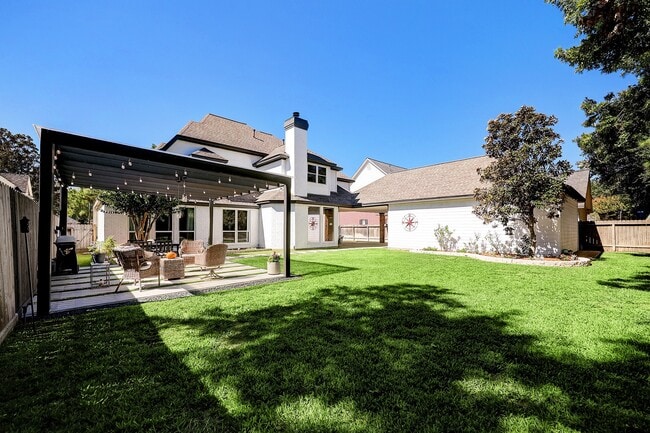 Building Photo - 18902 Mountain Spring Dr