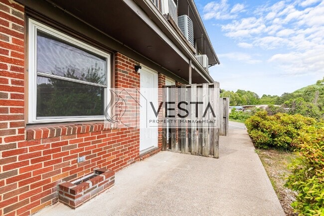 Building Photo - 26 Reid St