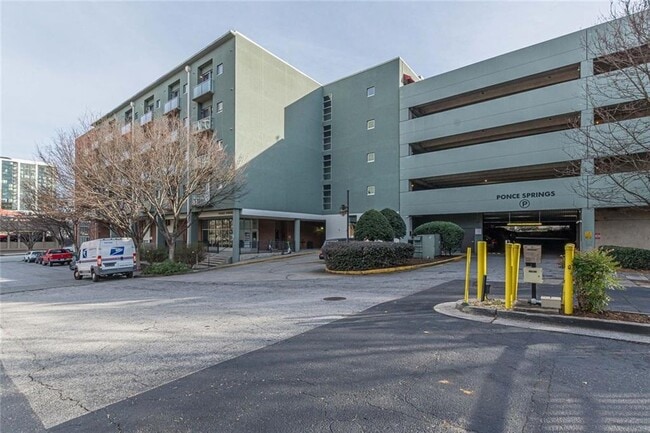 Building Photo - 620 Glen Iris Dr NE