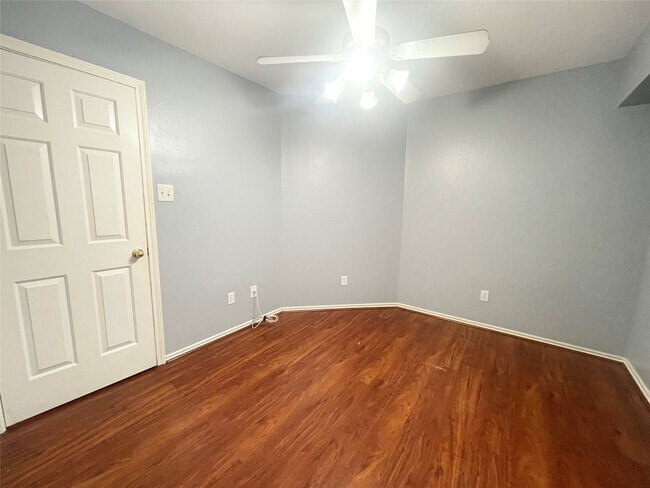 Building Photo - 16854 Carrollton Creek Ln