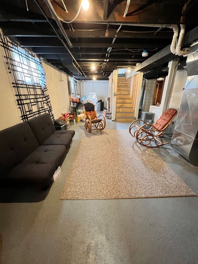 Building Photo - 1909 Garden St