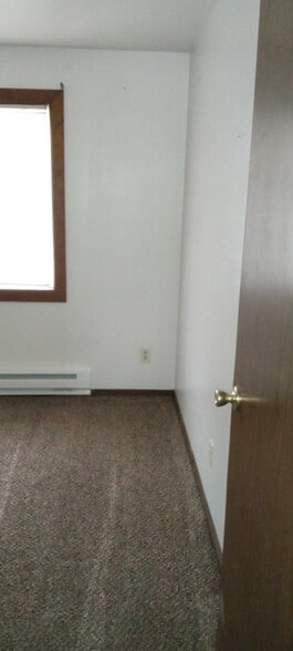Building Photo - 2635 Shorehaven Ln