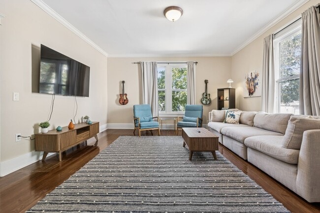 Building Photo - 920 Silverdene Pl