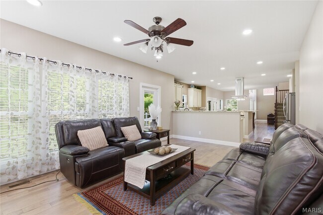 Building Photo - 307 Calliope Pl