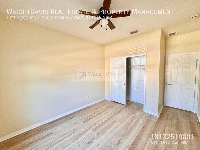 Building Photo - 610 15th Ave NW