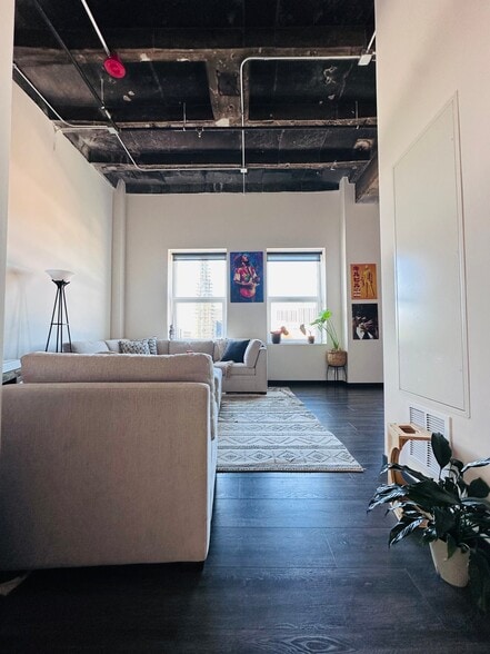 Building Photo - 150 N Ashland Ave
