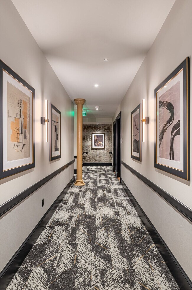 Building Photo - 1011 Canal St