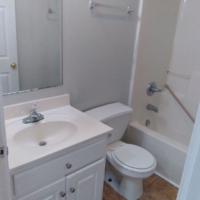 Building Photo - Duplex available now!