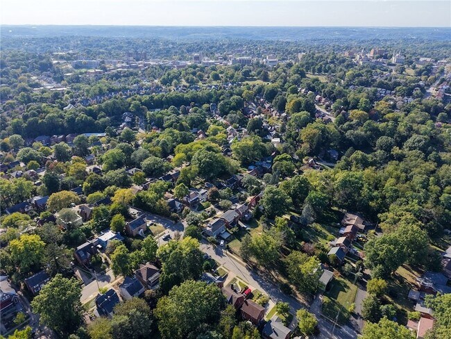 Building Photo - 261 Catalpa Pl