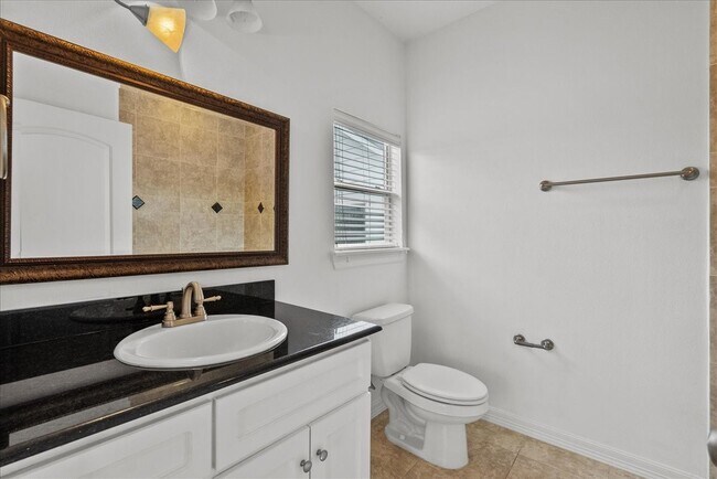 Building Photo - 6118 Tyne St