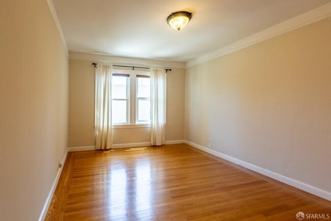 Building Photo - 3014 Baker St