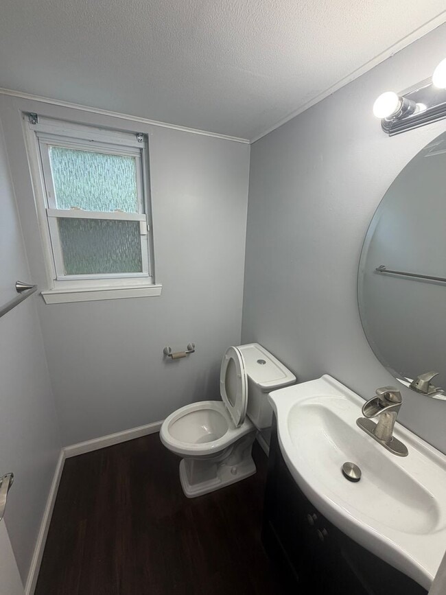 Building Photo - Renovated 3BR Split-Level on a Spacious Corner Lot with Garage in Toms River