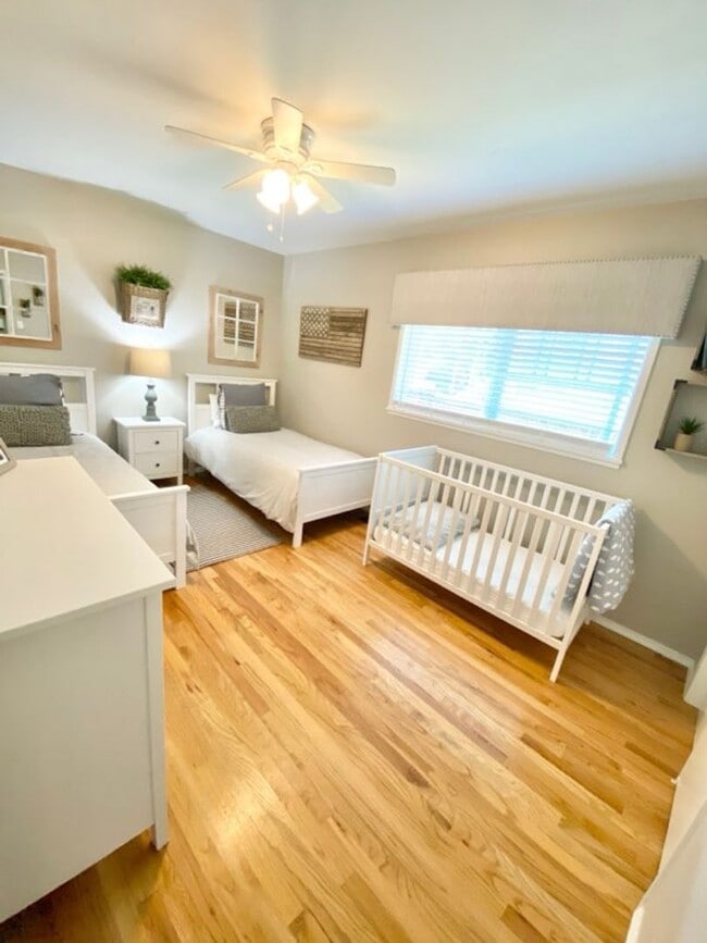 Building Photo - 2Bd/1Ba Issaquah House