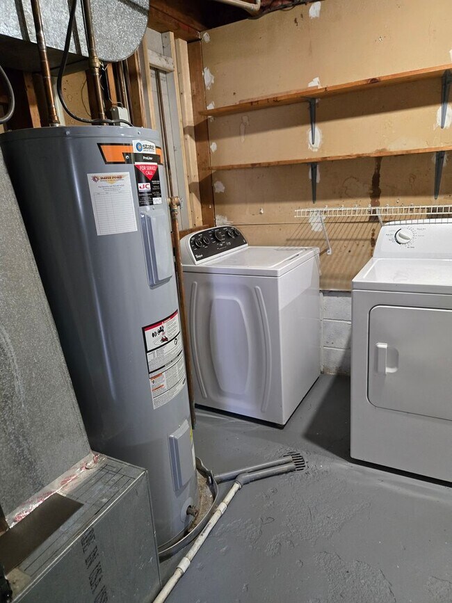 Building Photo - Single Family Home in Dale City