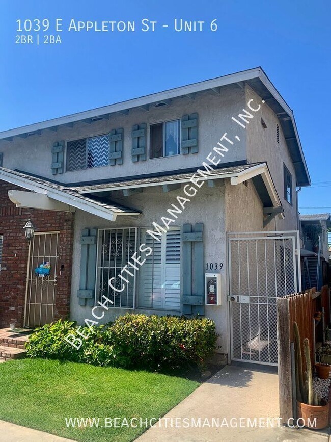 Primary Photo - 1039 E Appleton St