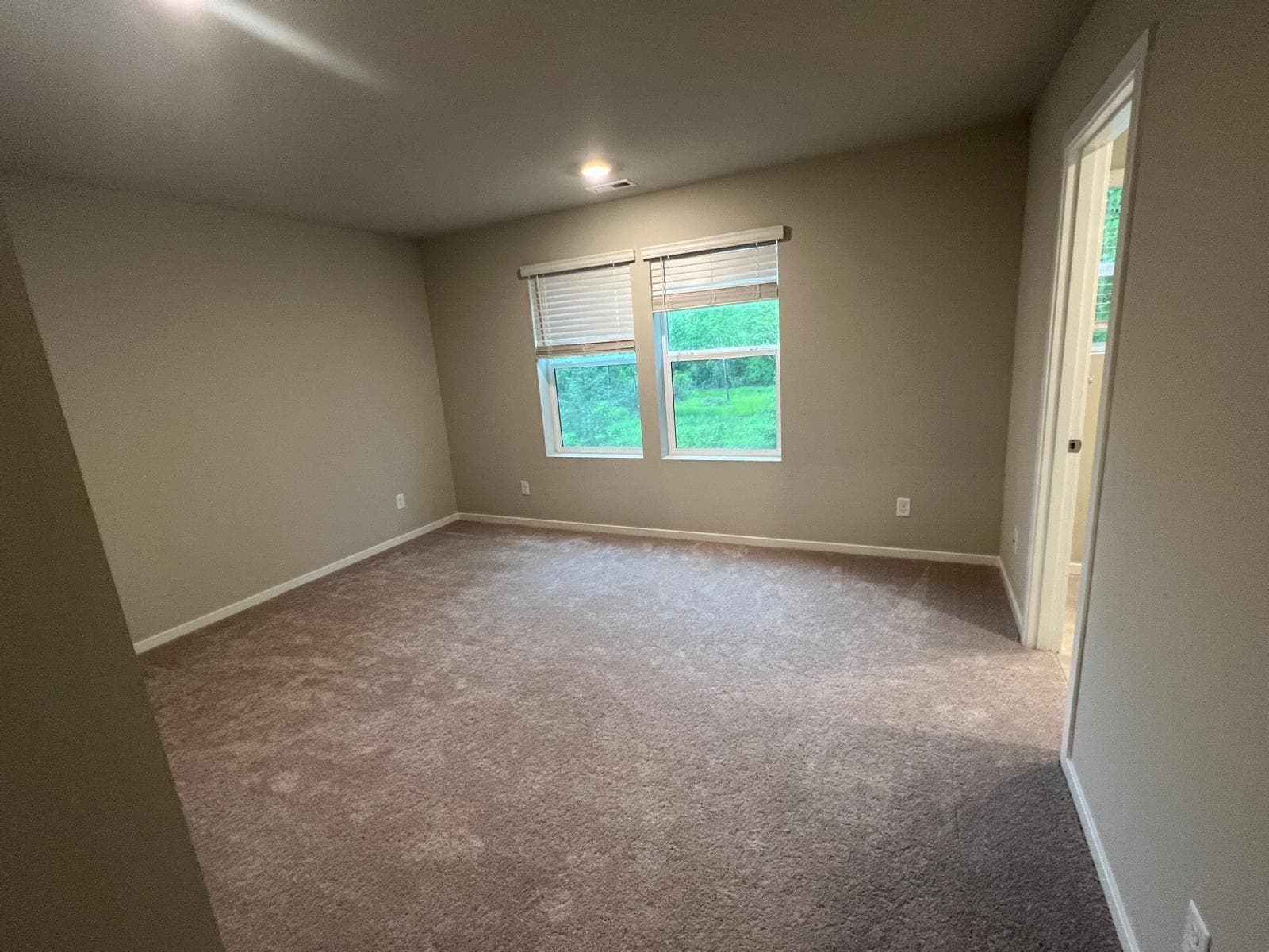 Building Photo - 4259 Savannah Loop NE