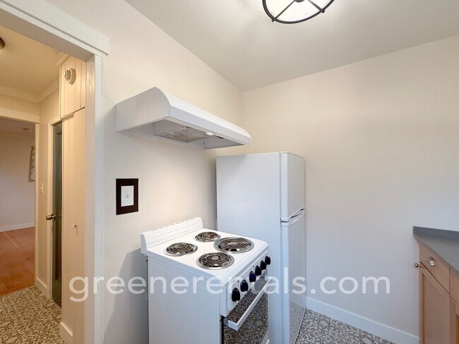 Building Photo - The Linn Apartments